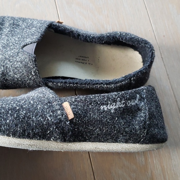 TOMS Dark Grey Size 8 - Picture 3 of 4